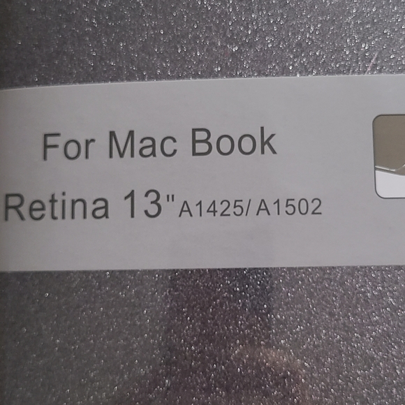 Brand New Mac Book Retina 13 - Picture 3 of 3